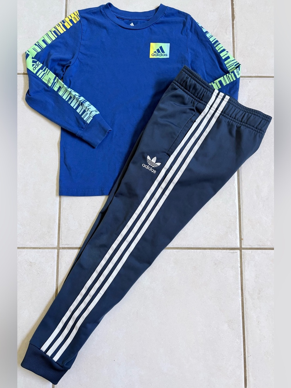 ADIDAS BOYS SIZE 10-12 TOPS, HOODIES AND JOGGERS CLOTHING LOT IN EUC! THIS IS AN - Picture 14 of 16